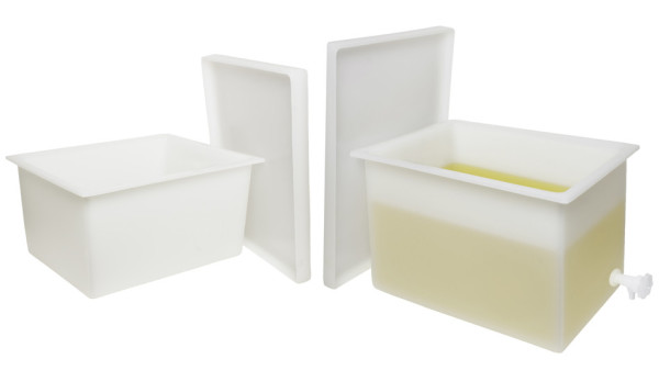 SP Bel-Art Heavy Duty Polyethylene RectangularTank with Top Flanges and Faucet; 16.5 x 11 x 10in.
