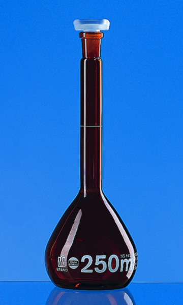 BRAND Volumetric flask, BLAUBRAND®, A, DE-M, 250 ml, Boro 3.3, NS 14/23, PP stopper, amber